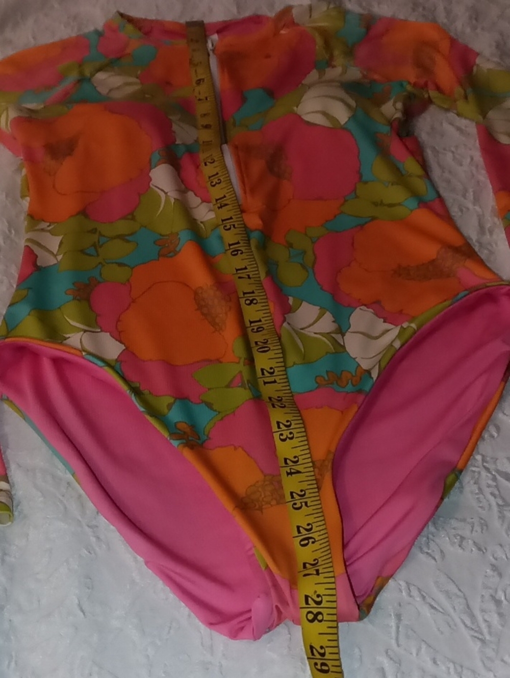 Trina Turk EUC SZ LRG Half Zip Long Sleeve Paddle Suit Flattering Fit Hot Mom🚨 - Picture 12 of 16